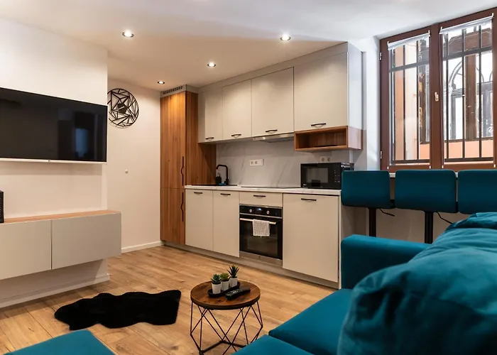 Downtown Residence By Stlcz